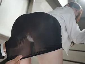 暗恋爱穿透视装的女经理