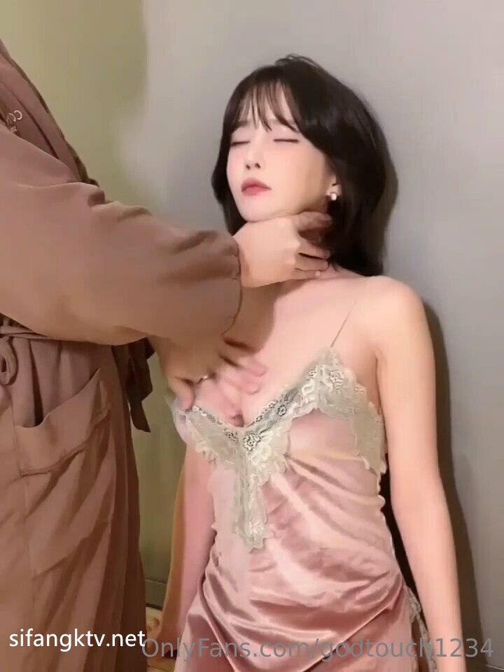 极品推荐【巨乳潼潼】顶级颜值锥子脸网红女神超级巨乳F杯魔鬼身材罕见棒棒插穴